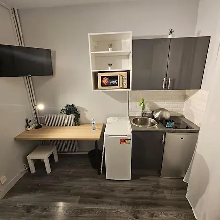 Apartment Emplacement Au Budget, Ideal Pour Un Sejour De D'un Mois A Et Paris 16 *
