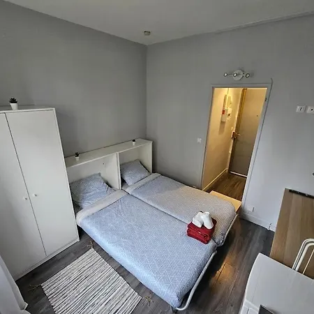 Emplacement Au Budget, Ideal Pour Un Sejour De D'un Mois A Et Paris 16 Apartment *