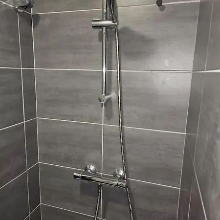Emplacement Au Budget, Ideal Pour Un Sejour De D'un Mois A Et Paris 16 Apartment