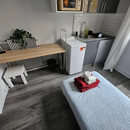 Emplacement Au Budget, Ideal Pour Un Sejour De D'un Mois A Et Paris 16
